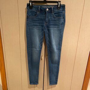 AMERICAN EAGLE OUTFITTERS SUPER STRETCH JEGGINGS